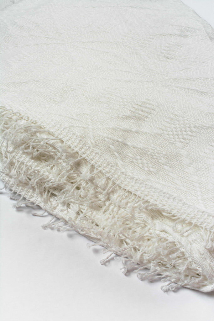 Classic White Inabel Blanket