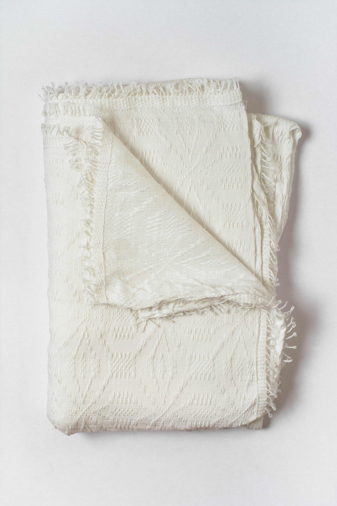 Classic White Inabel Blanket